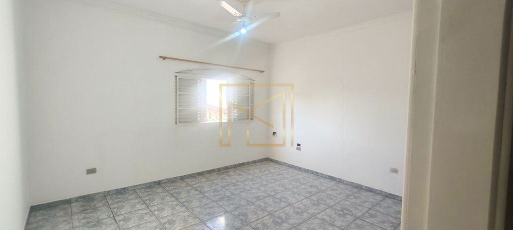 Aluga-se casa na Avenida Anah Tereza Cecon Breda em Hortolândia.