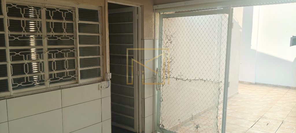 Aluga-se casa na Avenida Anah Tereza Cecon Breda em Hortolândia.