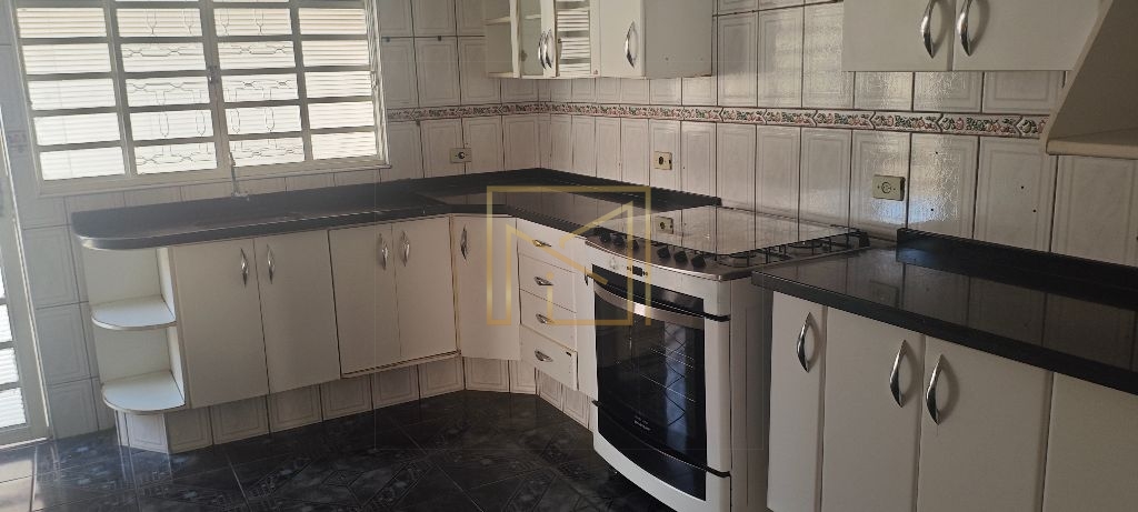 Aluga-se casa na Avenida Anah Tereza Cecon Breda em Hortolândia.