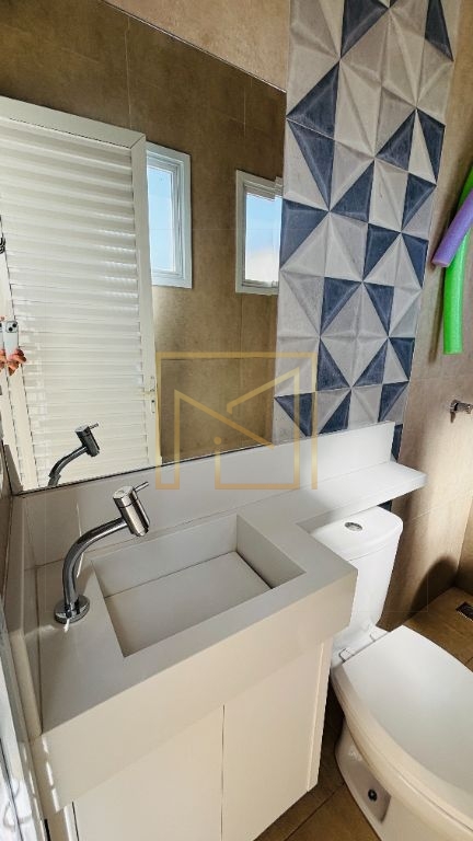Descubra este magnífico sobrado à venda no prestigiado jardi