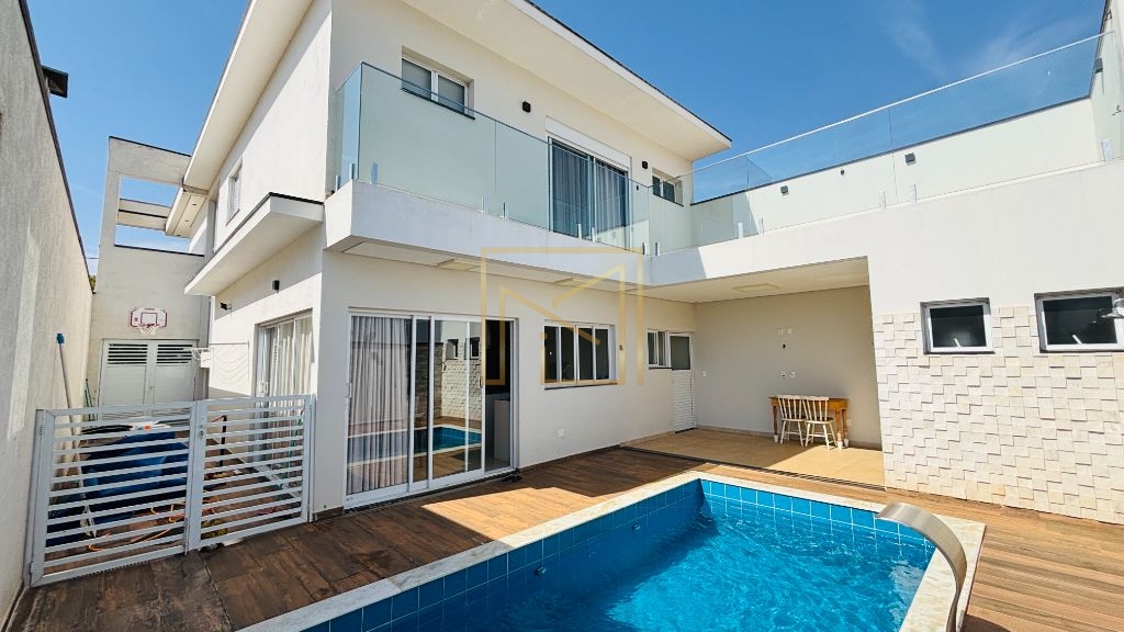 Descubra este magnífico sobrado à venda no prestigiado jardi