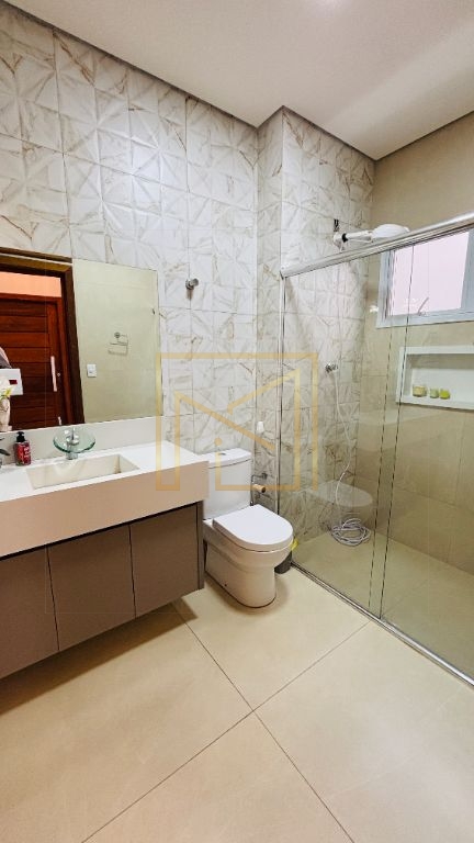 Descubra este magnífico sobrado à venda no prestigiado jardi