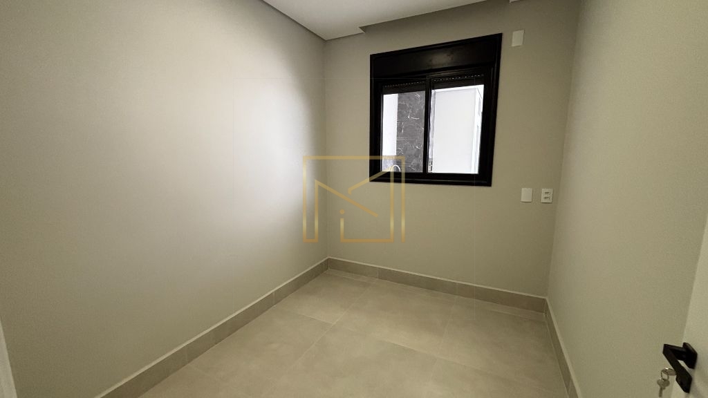Casa 3 dormitórios (1 suíte) 114m² – portas 2,60m janelas au