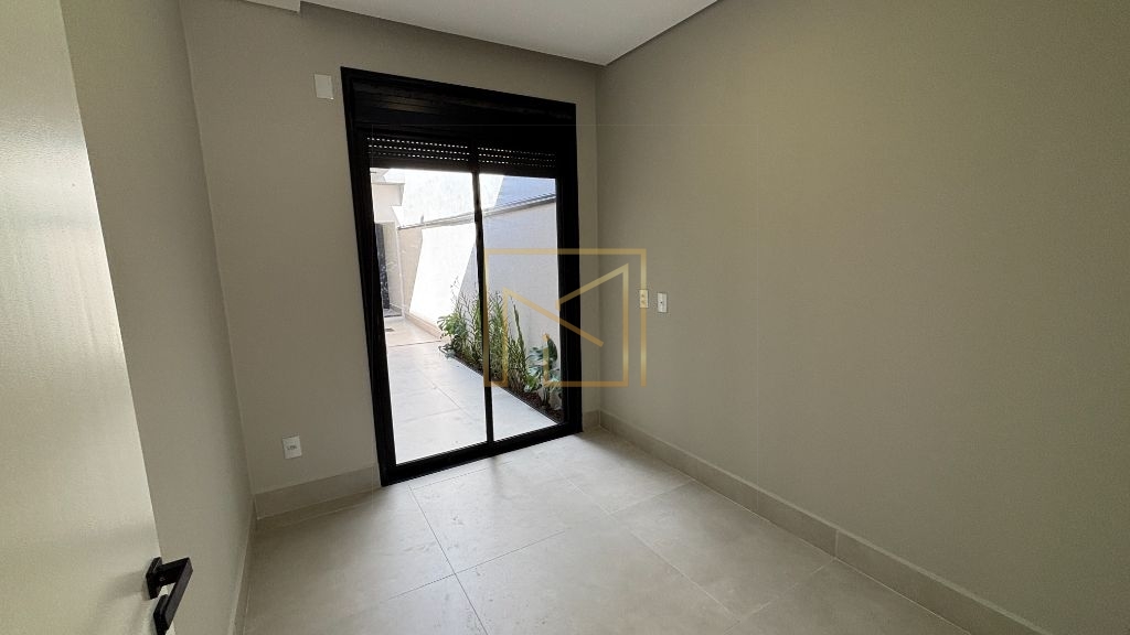 Casa 3 dormitórios (1 suíte) 114m² – portas 2,60m janelas au
