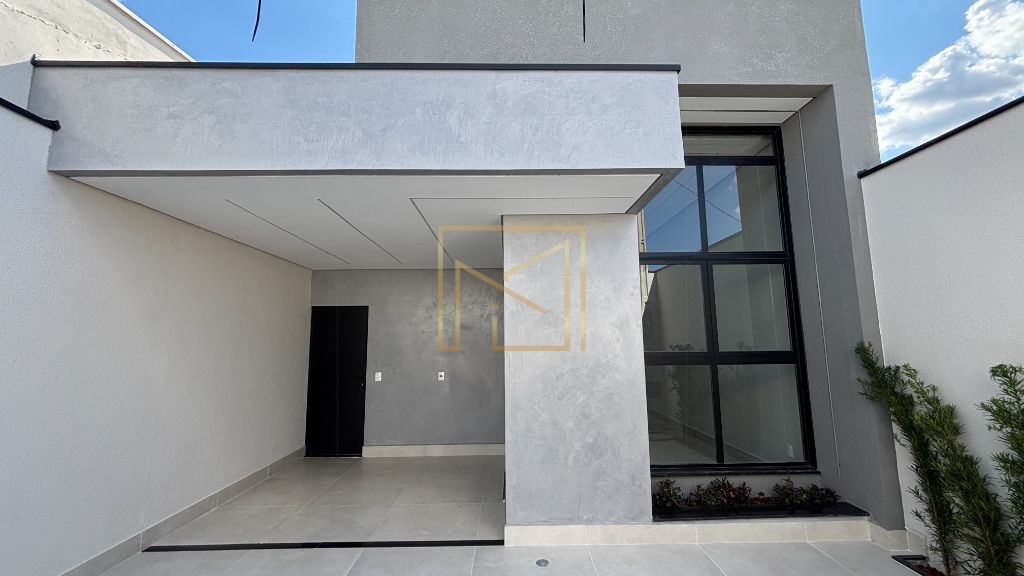Casa 3 dormitórios (1 suíte) 114m² – portas 2,60m janelas au