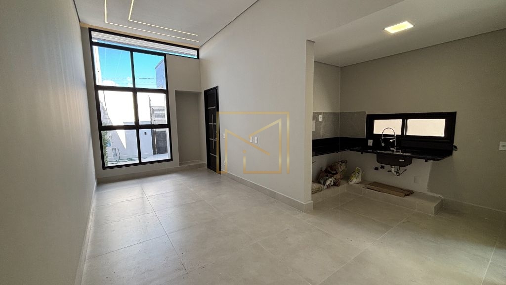 Casa 3 dormitórios (1 suíte) 114m² – portas 2,60m janelas au