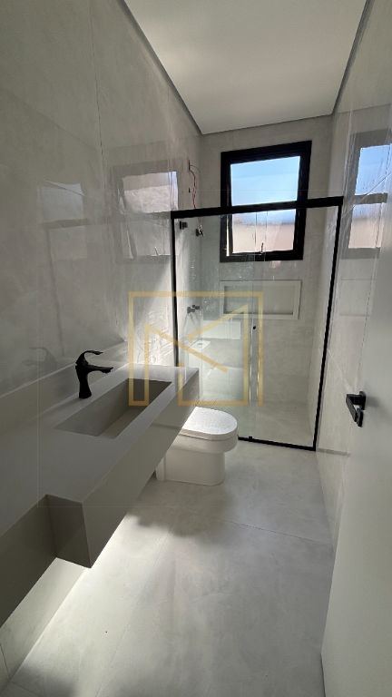 Casa 3 dormitórios (1 suíte) 114m² – portas 2,60m janelas au