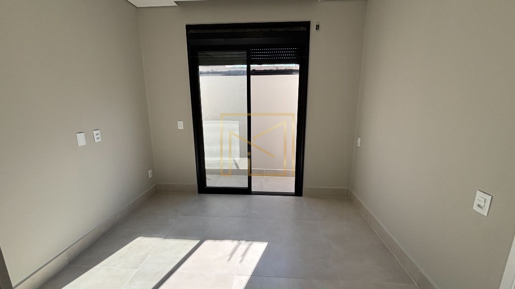 Casa 3 dormitórios (1 suíte) 114m² – portas 2,60m janelas au