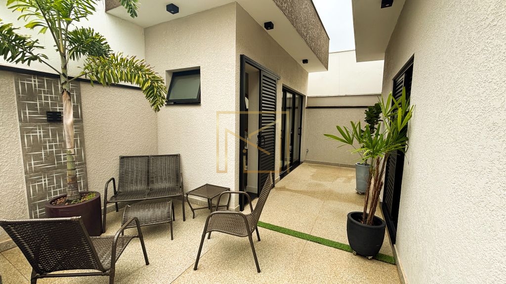 Exclusividade e Bem-Estar: Casa com 3 Dormitórios e 2 Suítes e Jacuzzi no Parque Olívio Franceschini