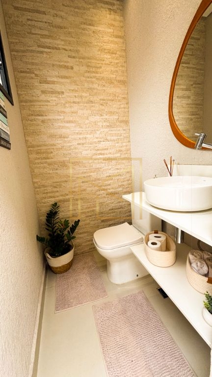 Exclusividade e Bem-Estar: Casa com 3 Dormitórios e 2 Suítes e Jacuzzi no Parque Olívio Franceschini