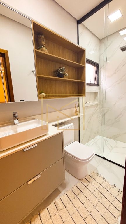 Exclusividade e Bem-Estar: Casa com 3 Dormitórios e 2 Suítes e Jacuzzi no Parque Olívio Franceschini