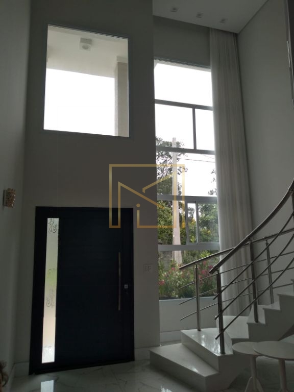 Casa com 3 suítes, escritório e banheira no parque olívio fr