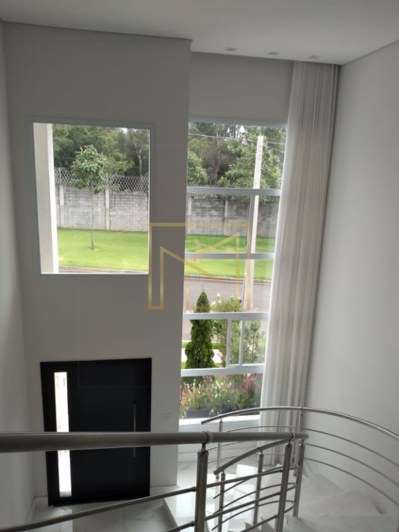 Casa com 3 suítes, escritório e banheira no parque olívio fr