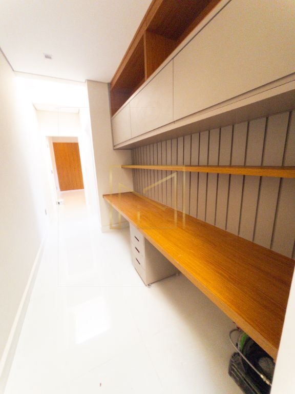 Casa em Condomínio com 3 Suítes à Venda em Hortolândia