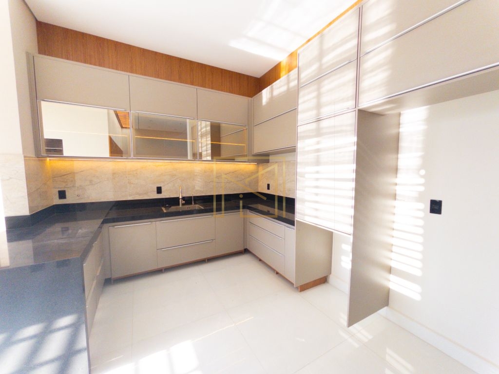 Casa em Condomínio com 3 Suítes à Venda em Hortolândia