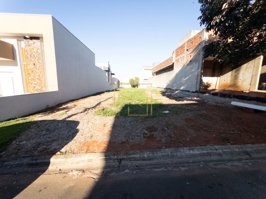 Terrenos à Venda com 250 m2 no Condomínio Jardim do Jatobá