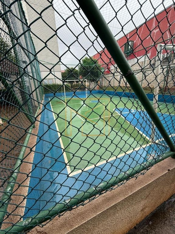 Apartamento no 2º Andar com 2 Dormitórios, Sacada e Condomínio com Piscina