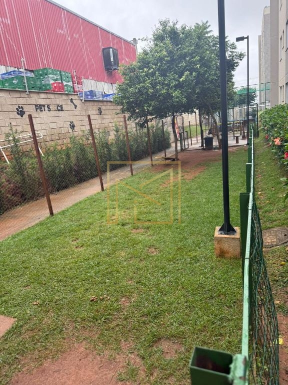 Apartamento no 2º Andar com 2 Dormitórios, Sacada e Condomínio com Piscina