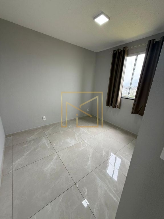 Apartamento no 2º Andar com 2 Dormitórios, Sacada e Condomínio com Piscina