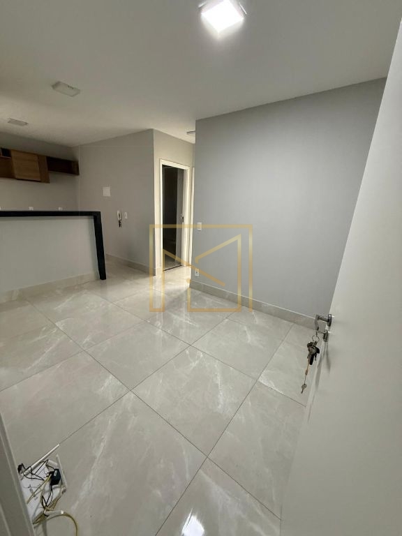 Apartamento no 2º Andar com 2 Dormitórios, Sacada e Condomínio com Piscina