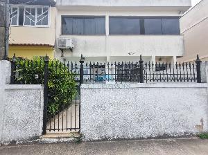 Apartamento comercial em Imbetiba, com ótima localização - Ideal para escritório - Rogério Domingues Simões