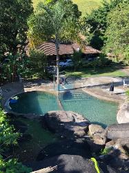 Lindo Recanto em Areia Branca, Macaé-RJ, com duas casas, piscina de água natural e lago de peixe - Rogério Domingues Simões