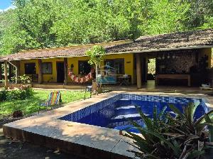 Lindo sítio localizado na Cachoeira Amorosa em Conceição de Macabu, venda com porteira fechada, espaço gourmet com piscina, sauna, churrasqueira, riacho no fundo do sítio, e muito mais...... - Rogério Domingues Simões