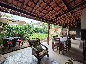 Ótima casa no Mirante da Lagoa, em terreno inteiro, com 04 quartos, sala em 3 ambientes, amplo quintal e espaço gourmet - Rogério Domingues Simões