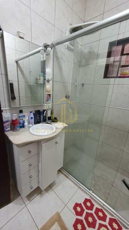 Royal Premium vende ótima casa de 4 quartos no Gama
