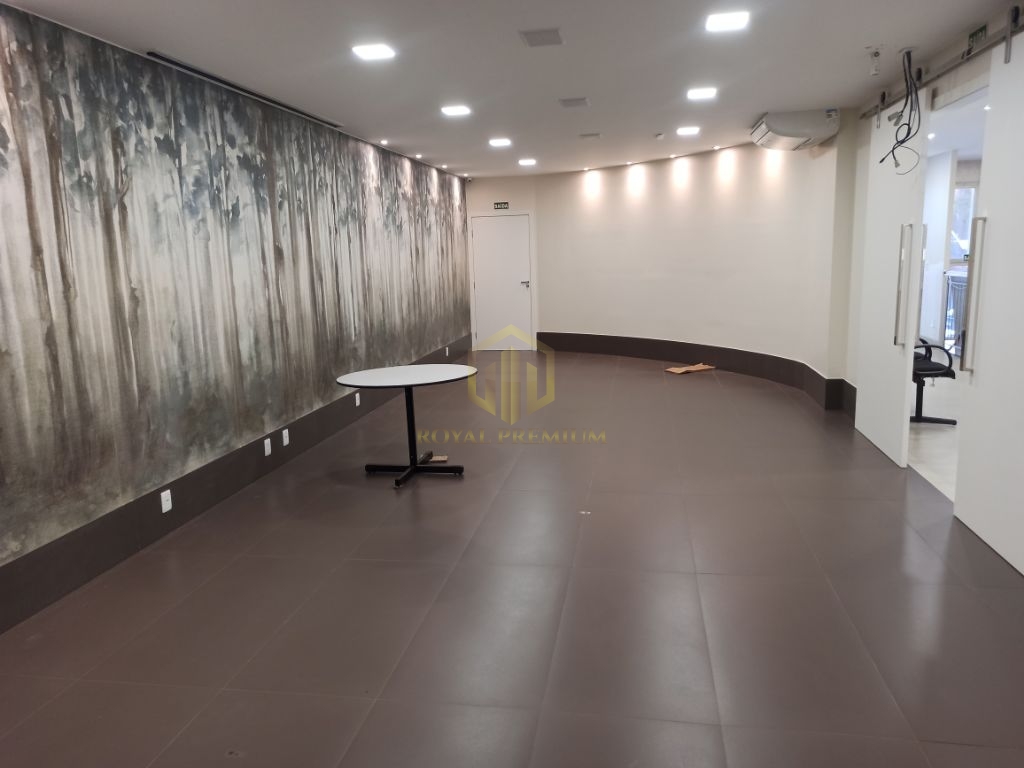 Espaço amplo e moderno: sala comercial em dois andares pront