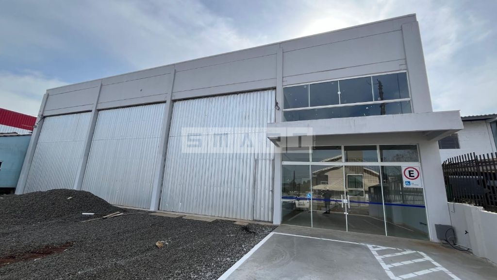 Barracão com 610 m² — foto 1 de 12