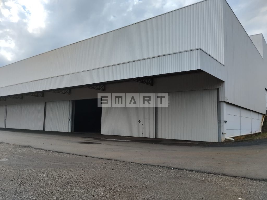 Barracão industrial com 2.000 m² — foto 1 de 13