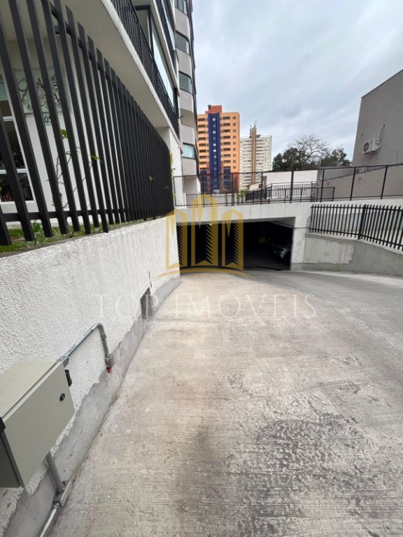 Apartamento Espaçoso 3 Dormitórios com Suíte, Sacada Privativa e Varanda Gourmet com Churrasqueira a Carvão