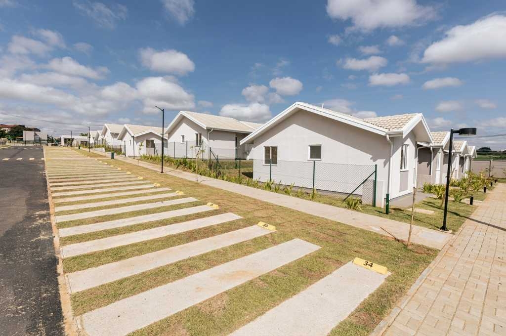 Venda de Casas / Padrão na cidade de Caçapava - foto 4