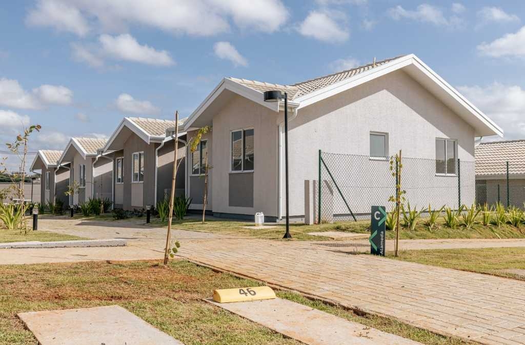 Venda de Casas / Padrão na cidade de Caçapava - foto 2