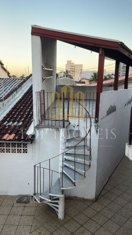 Vende-se Sobrado Charmoso em Condomínio Fechado Próximo à Praia Martim de Sá, Caraguatatuba
