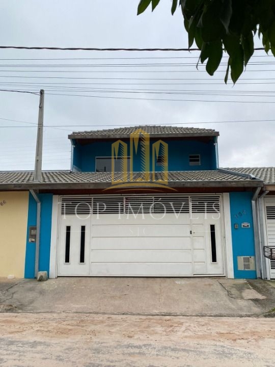 Belíssima casa no portal dos Pássaros