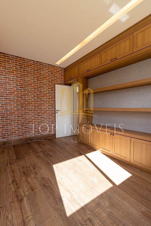 Sobrado em condomínio fechado com 4 Dormitórios, 337m² - Urbanova - São José dos Campos/SP
