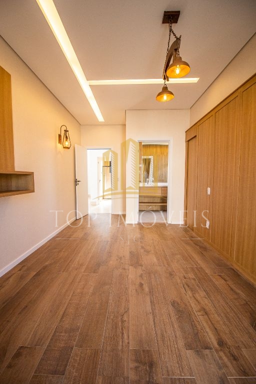 Sobrado em condomínio fechado com 4 Dormitórios, 337m² - Urbanova - São José dos Campos/SP