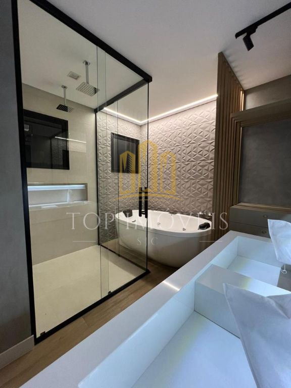 Sobrado Luxuoso de Alltíssimo padrão, mobiliado, Porteira Fechada no Alphaville II