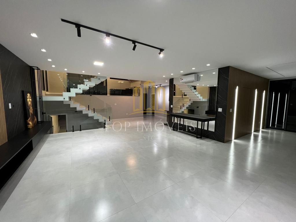 Sobrado Luxuoso de Alltíssimo padrão, mobiliado, Porteira Fechada no Alphaville II