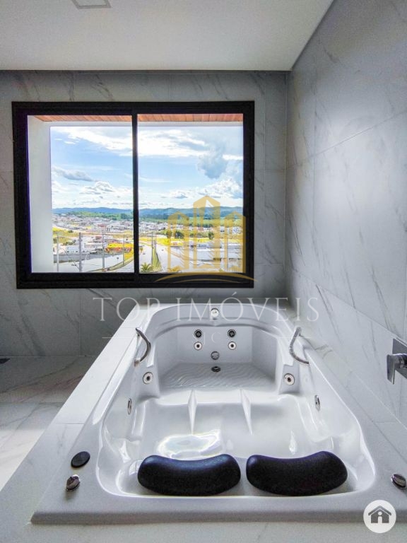 Luxuosa mansão no Condomínio Residencial Alphaville II - São José dos Campos/SP