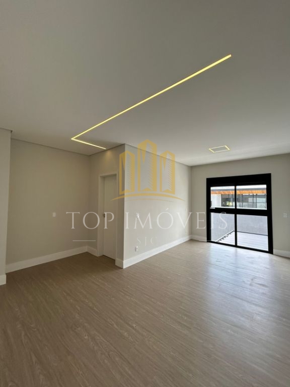 Sobrado de luxo com 4 dormitórios, 3 suítes e 1 dormitório no térreo! Paratehy Norte