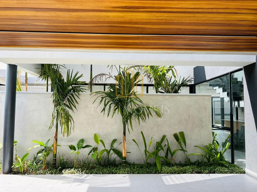 Sobrado de luxo com 4 dormitórios, 3 suítes e 1 dormitório no térreo! Paratehy Norte