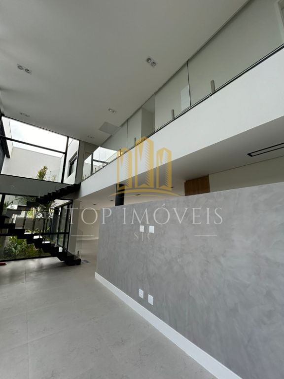 Sobrado de luxo com 4 dormitórios, 3 suítes e 1 dormitório no térreo! Paratehy Norte