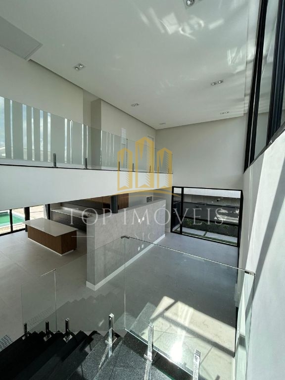 Sobrado de luxo com 4 dormitórios, 3 suítes e 1 dormitório no térreo! Paratehy Norte