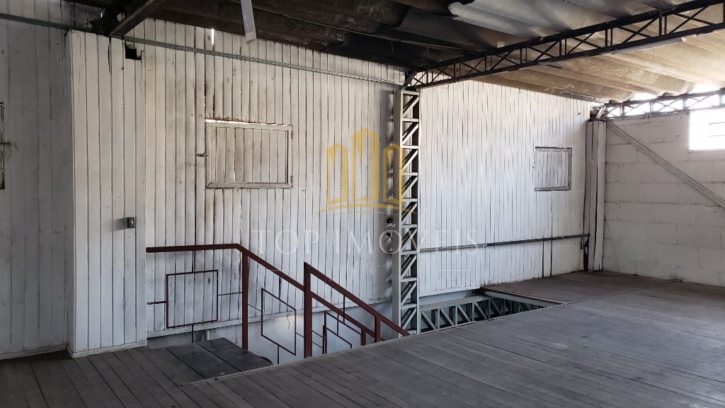 Ponto comercial no Centro, 250m², com mezanino de 49m², excelente localização