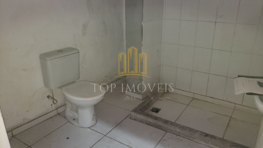 Ponto comercial no Centro, 250m², com mezanino de 49m², excelente localização