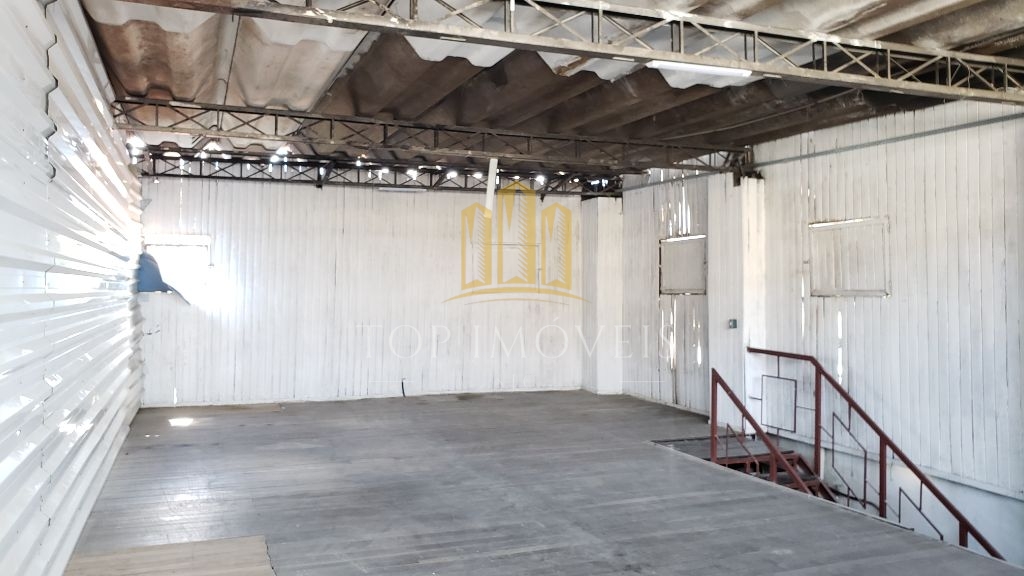 Ponto comercial no Centro, 250m², com mezanino de 49m², excelente localização