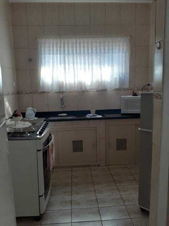 Casa com 2 dormitórios à venda, 197 m² - Parque Santo Antônio - Jacareí/SP